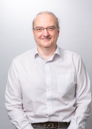 Rob - Headshot - Oct25